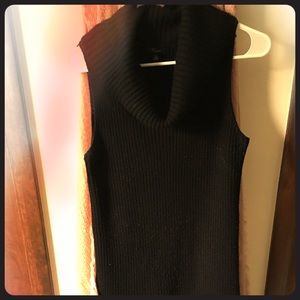 Black Sleeveless dress.